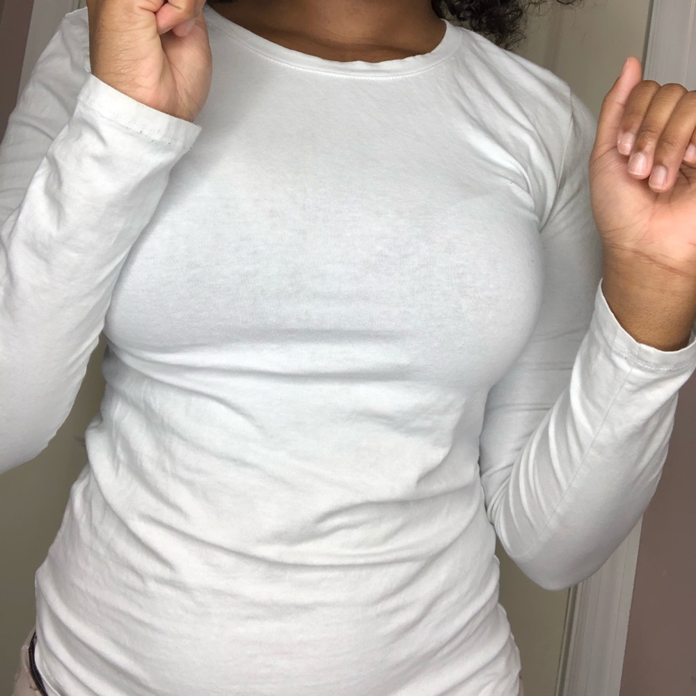 Comfy plain white top🥰